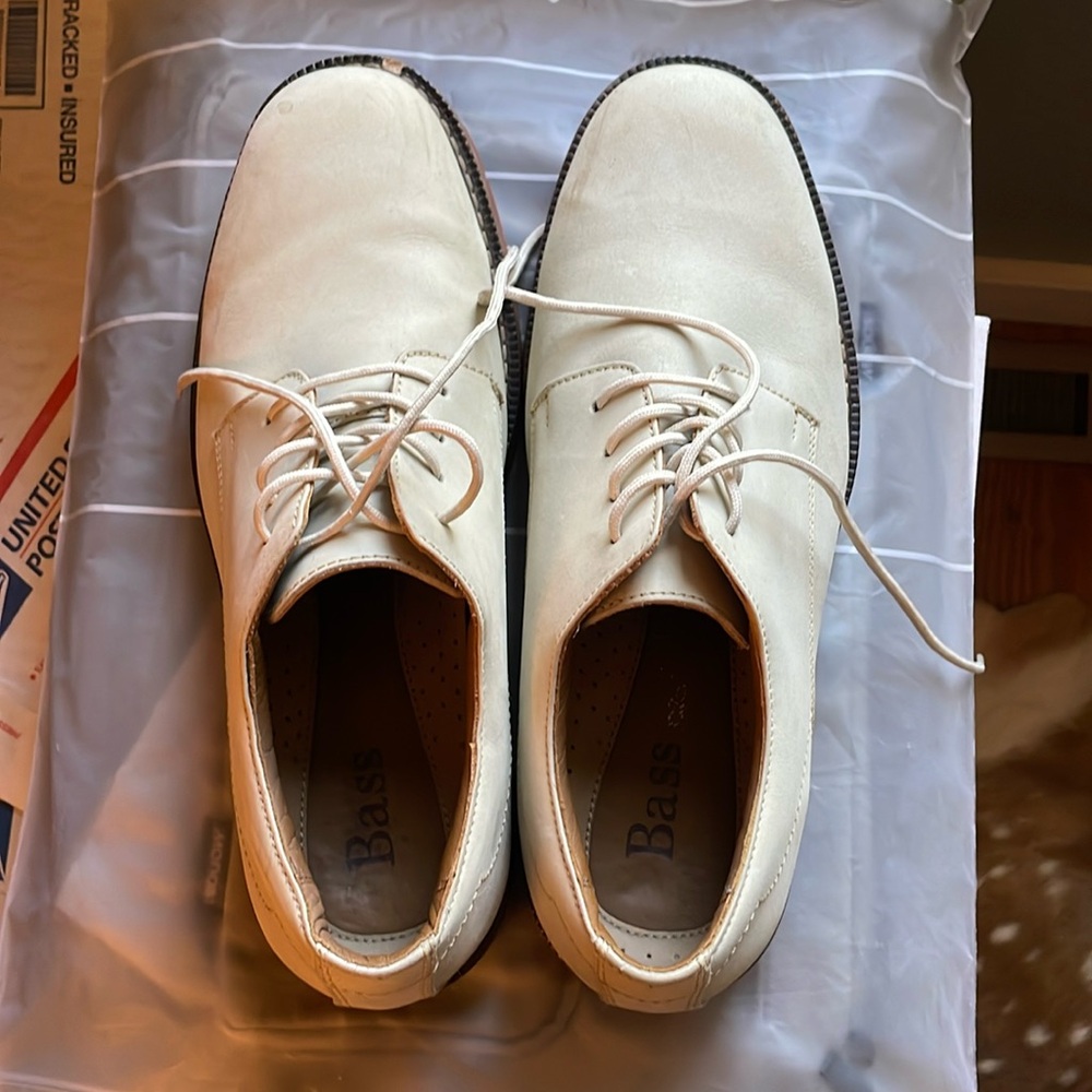 Men’s Bass white Buck Oxford size 9.5